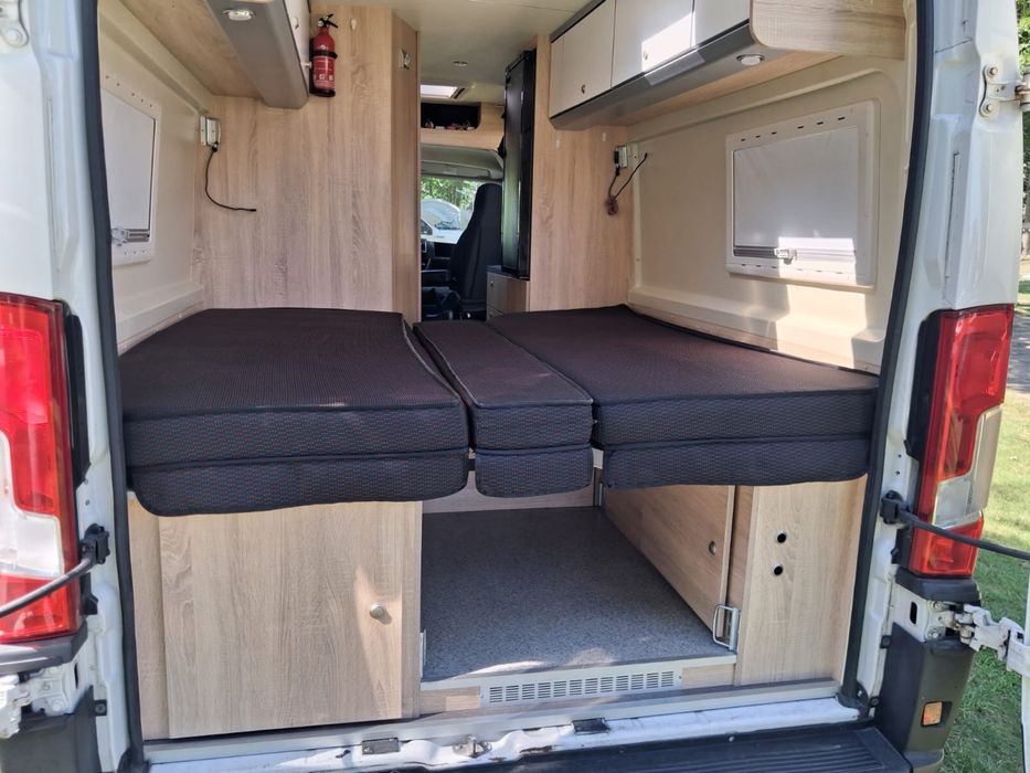 Kampervan  wynajem kamper campervan do wynajęcia