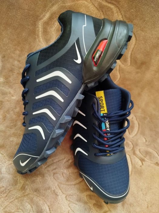 Nowe sportowe buty męskie