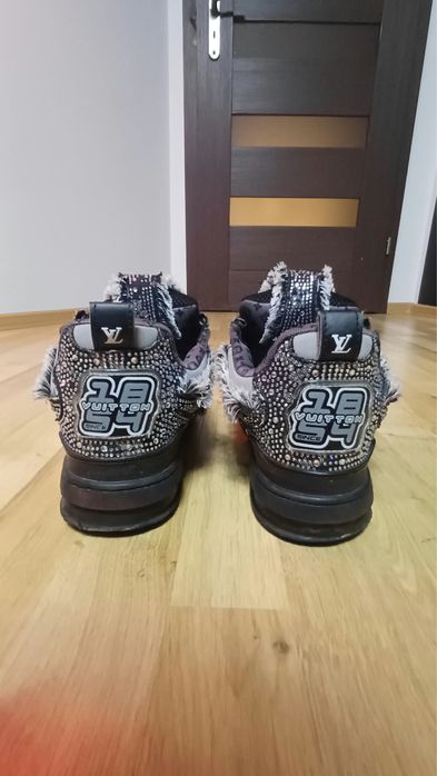 Lv skate swarowski