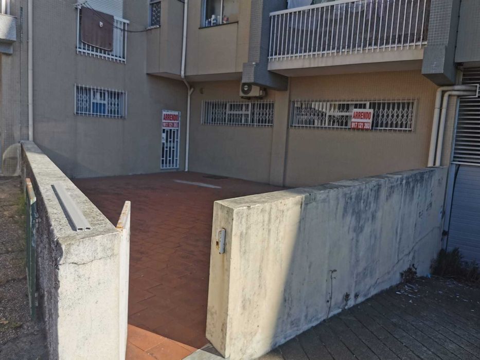 Arrendamento espaço comercial Valongo