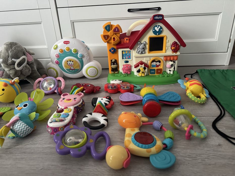 Zestaw zabawek, grzechotki, pluszaki | Chicco, Fisher-Price |