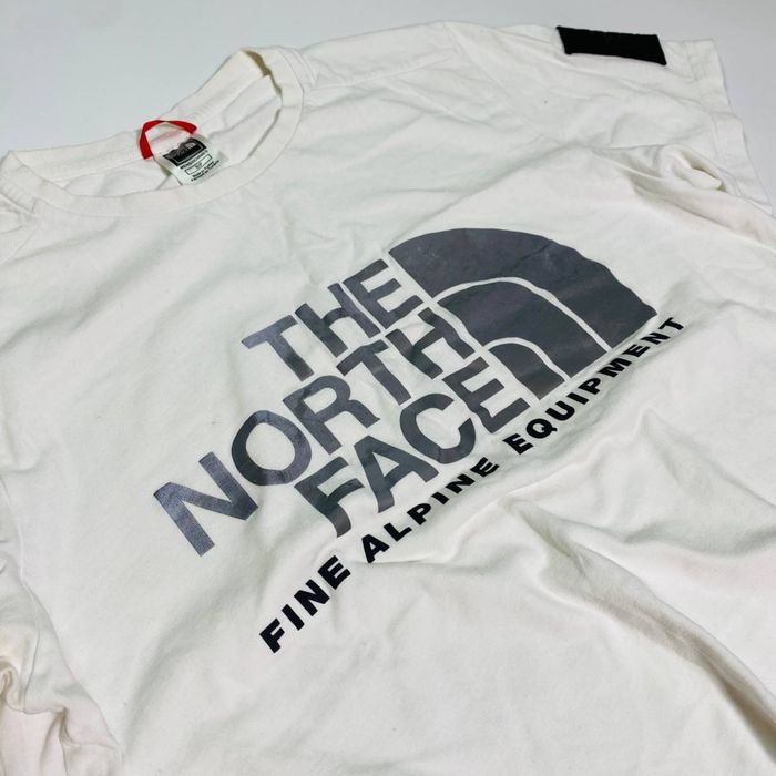 Футболка The North Face