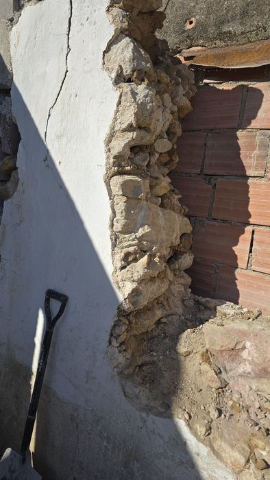 Pedra antiga pomba8l
