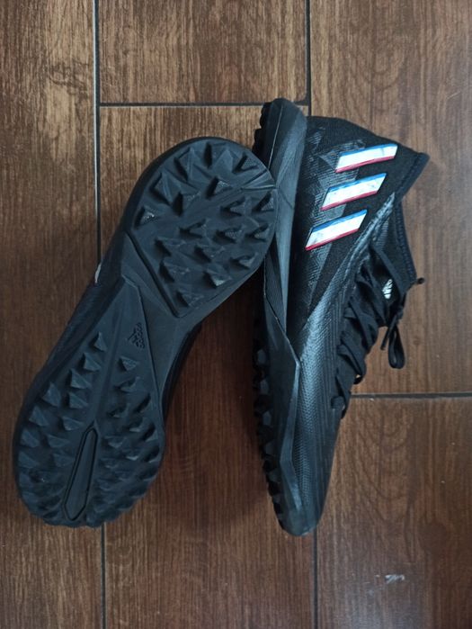 Turfy Adidas Predator