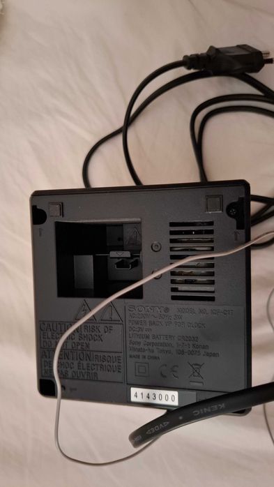 rádio / relógio despertador da marca Sony
