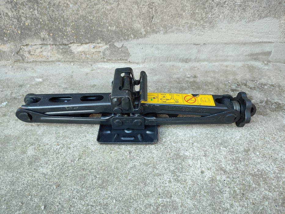 Домкрат Fiat підходить до форд фокус 2/3 та інших автомобілів