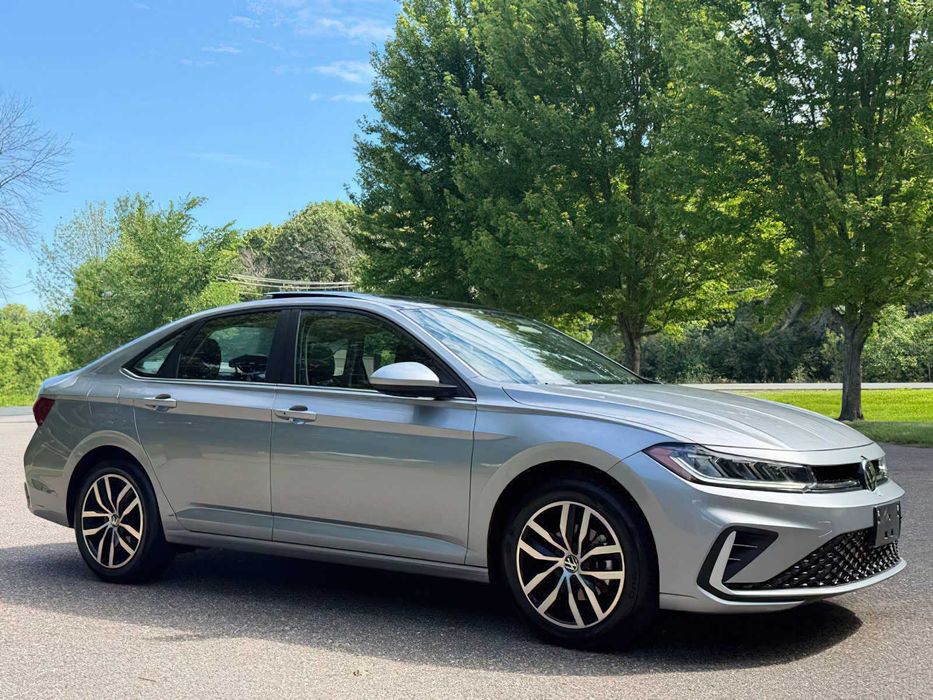 Volkswagen Jetta SE      2025