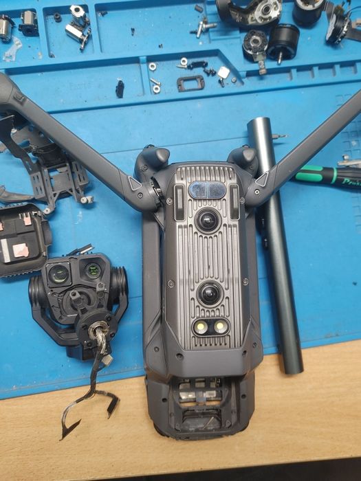 Ремонт дронів корпус Dji Mavic 3