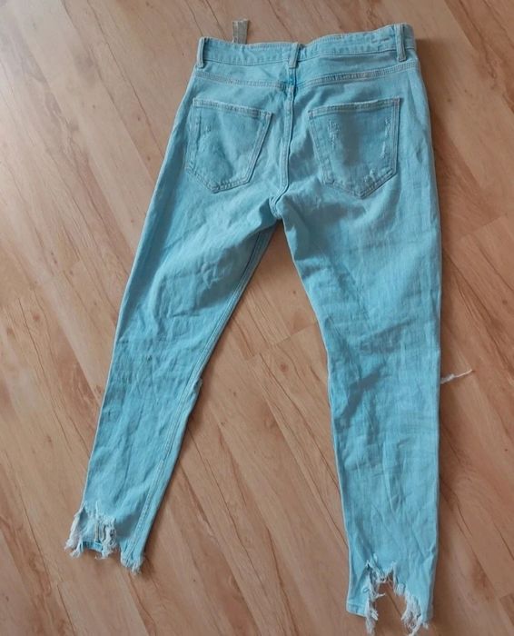Spodnie jeansowe z dziurami Rozmiar 38 ZARA