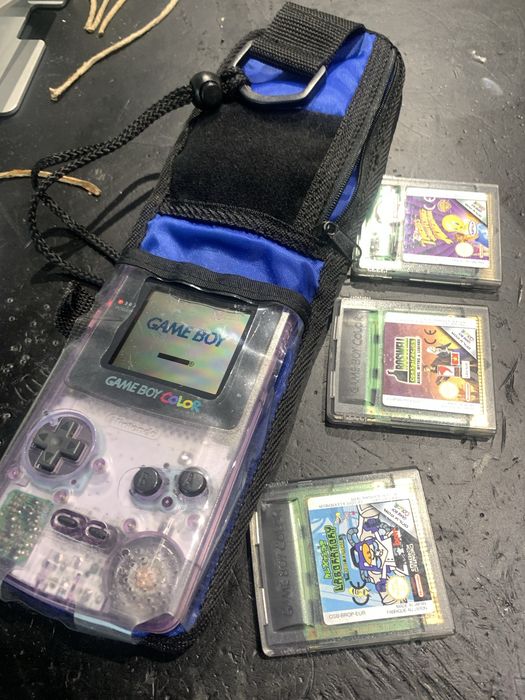 Zamienię. Game Boy Color Nintendo, gry, etui.