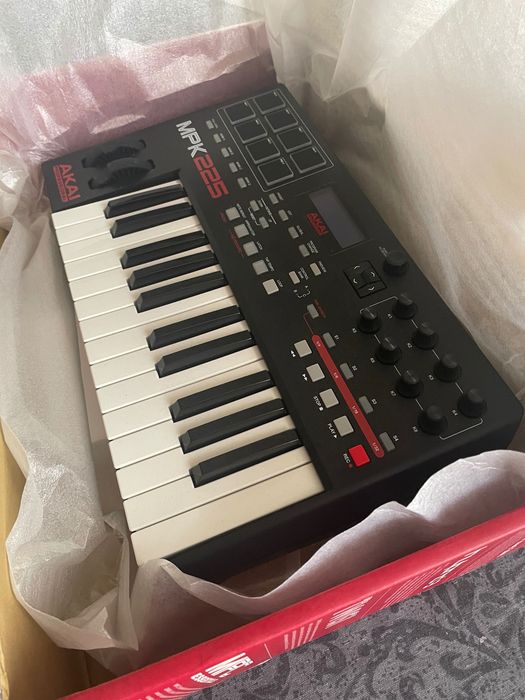 Akai pro MPK 225