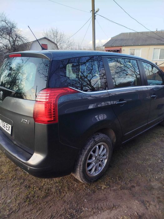 Продам Peugeot 5008