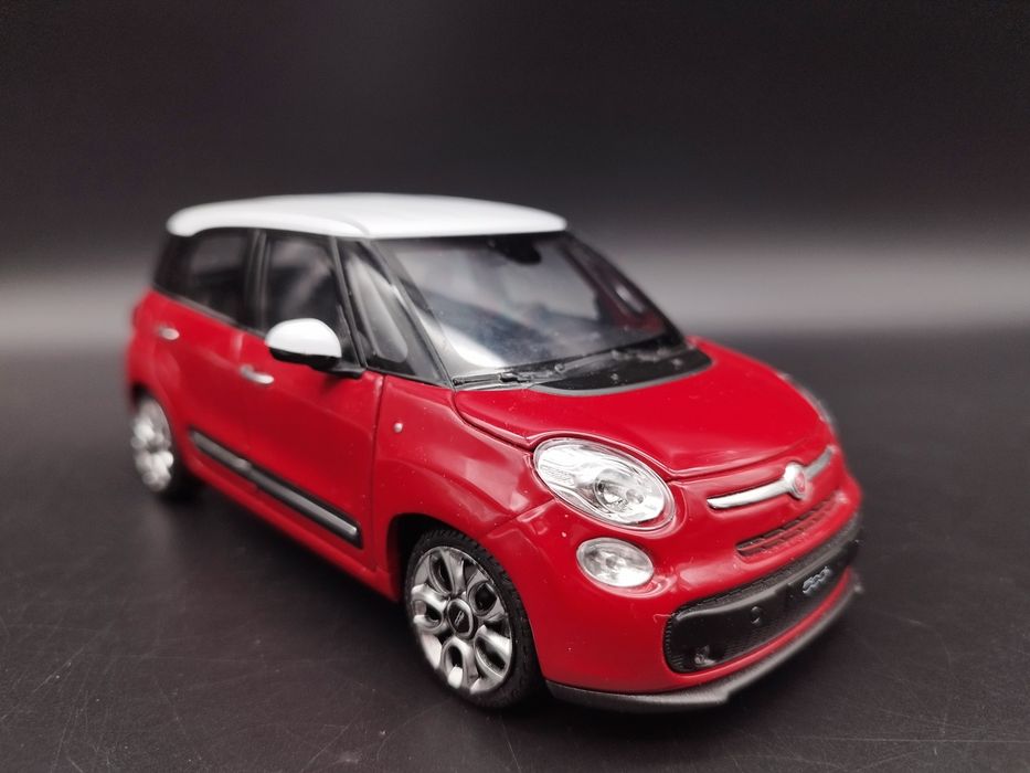 1:24 Welly 2013 Fiat 500L model No Box