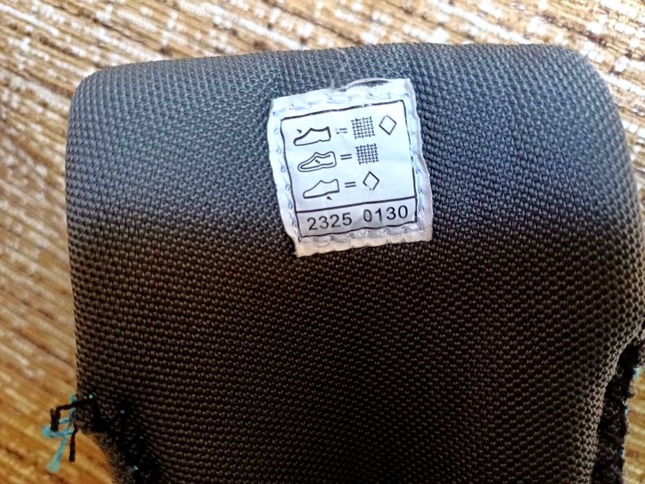 Кроссовки Crane. Размер европейский 38 . Стелька 24,4 см.