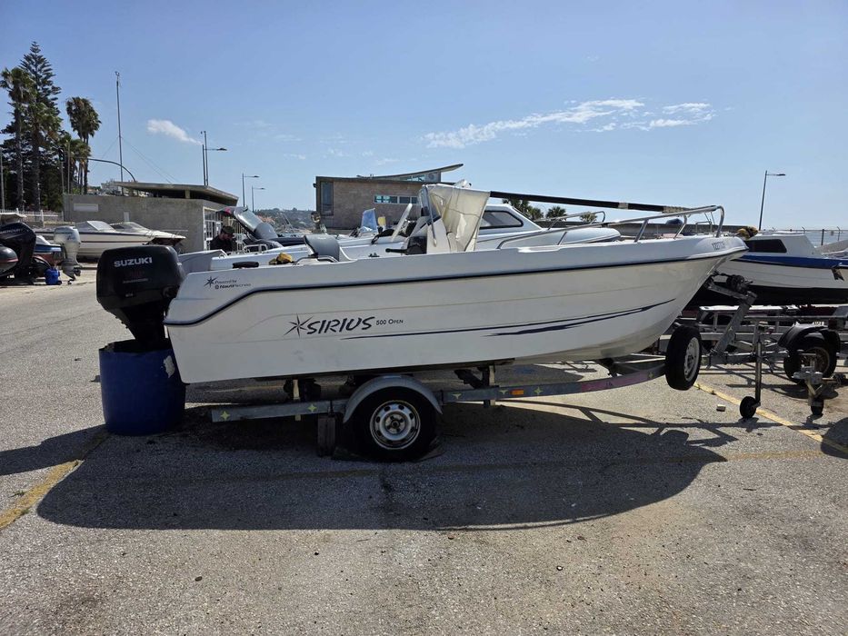 Barco Sirius 5 MT, lotação de 5 pessoas, com palamenta completa e GPS