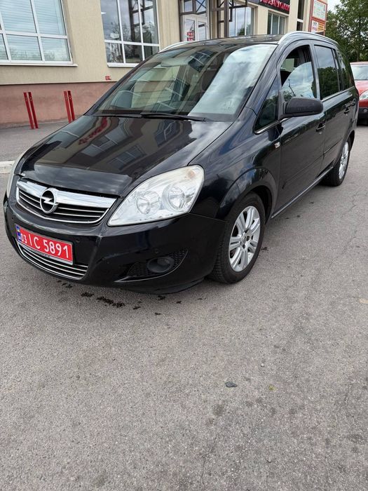 Продам Opel Zafira 2009р. Комплектація cosmo. Рідна фарба та пробіг.