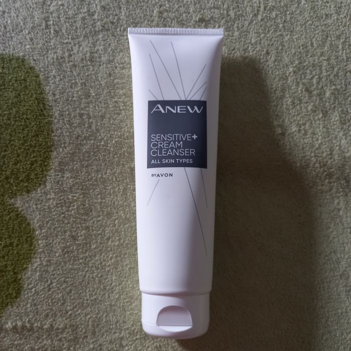 Avon Anew Sensitive+ krem oczyszczający