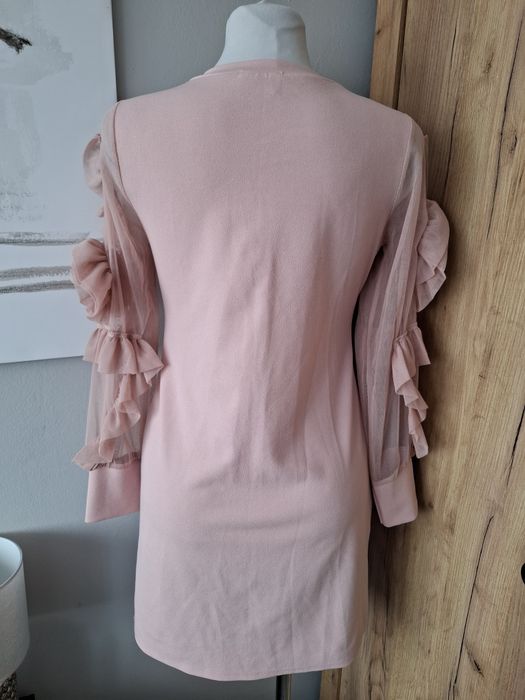 Krotka dopasowana sukienka