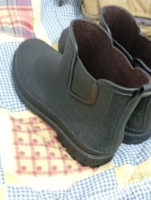 Botas pequenas de Borracha tamanho 40 novas nunca usados
