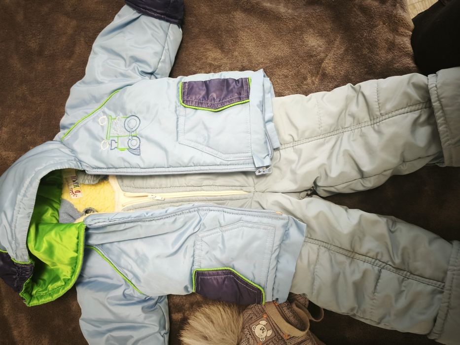 Продам комбінізон є і шапочка на 12-24 м