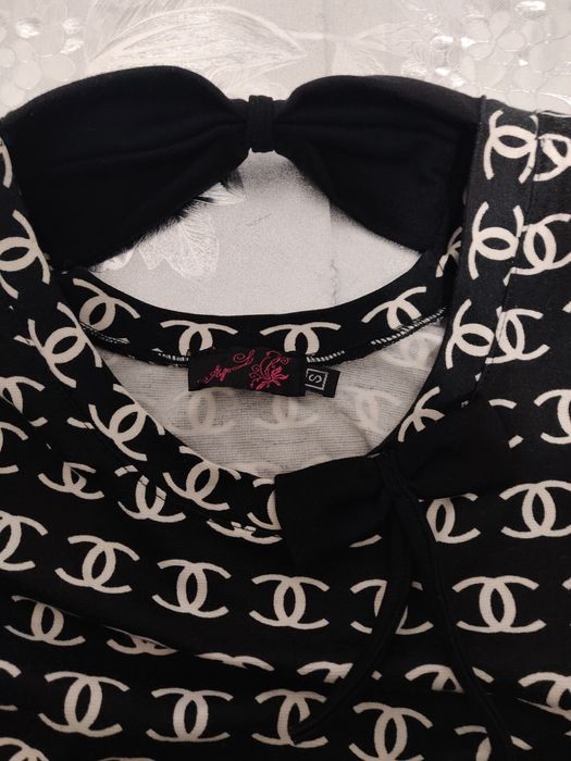 Плаття в ідеальному стані.