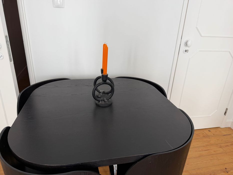 Mesa de Jantar com 4 cadeiras