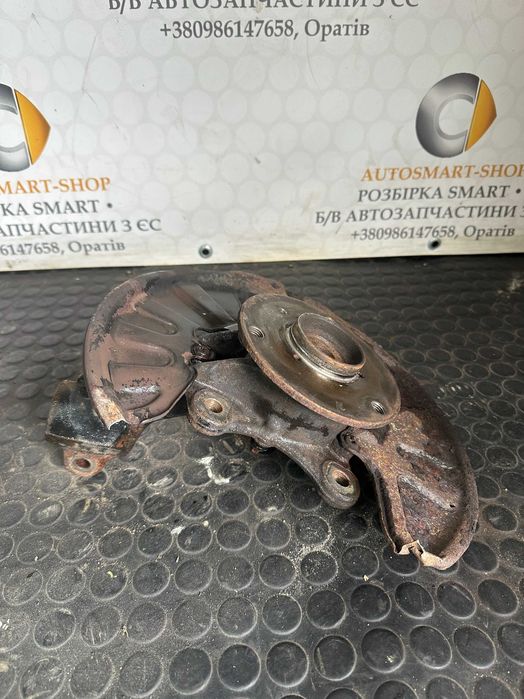 Цапфа кулак права Smart Fortwo 451 2007-2014