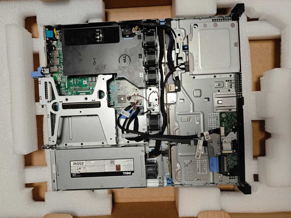 Dell EMC PowerEdge R230 E3-1220 V6 8GB + 2x2TB HDD Dell +szyny +front ...