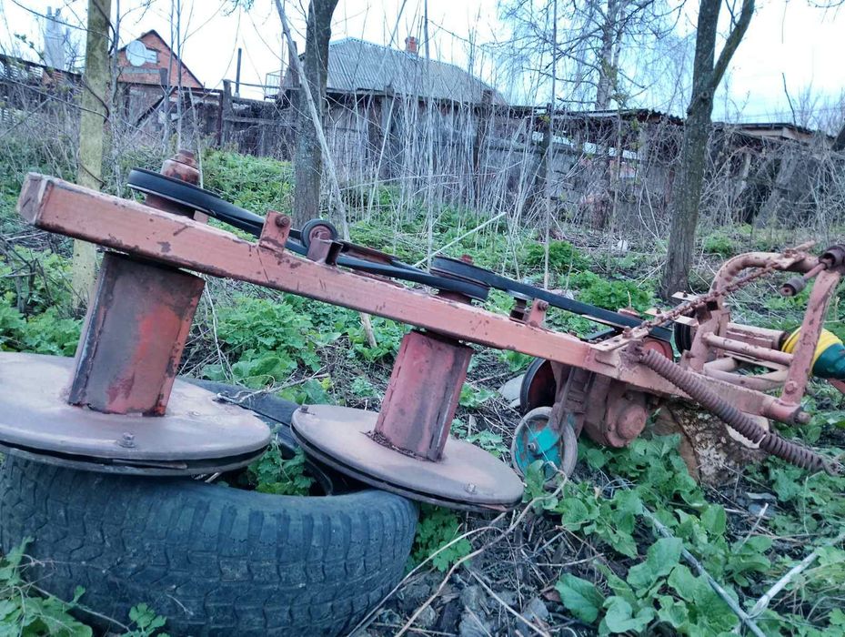 Продам косарку роторну до  трактора