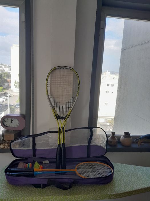 Vendo Conjunto de Raquetes de Squash e um Conjunto de Raquetes de Badminton em bom estado