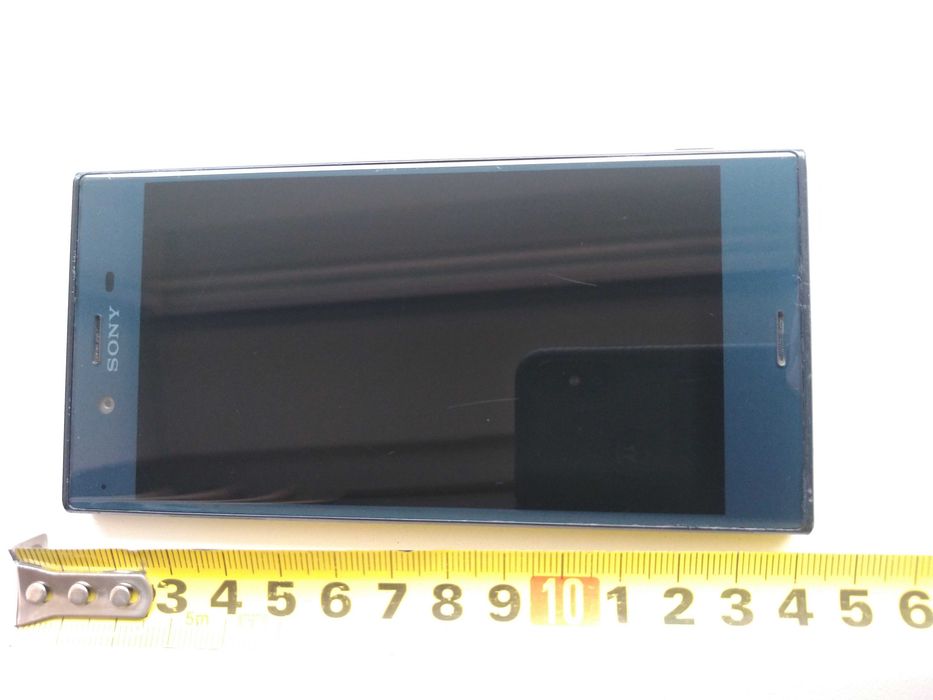 Смартфон  Sony Xperia F8331 NFC гарний плеєр, гарна батарея