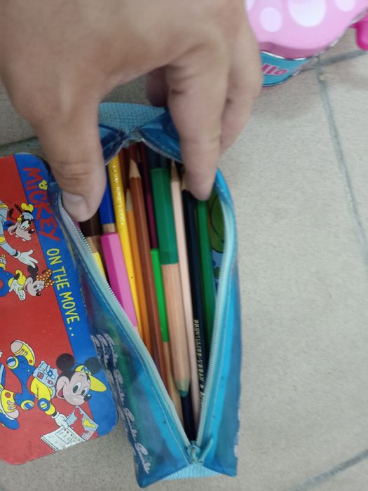 Conjunto de 4 Estojos Escolares + Oferta