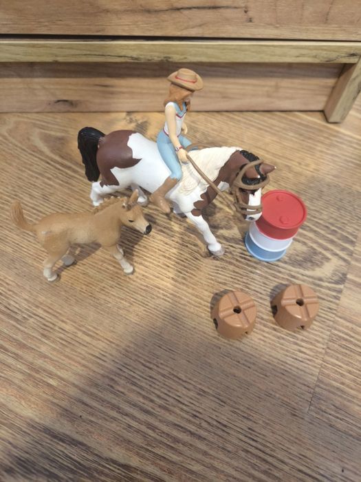 Sprzedam zestaw westernowy marki Schleich