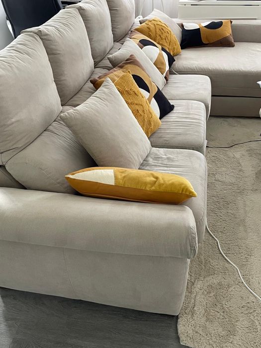 Sofá Chaise Longue Bege com Arrumação