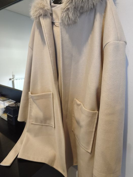 Casaco com pêlo cor bege
