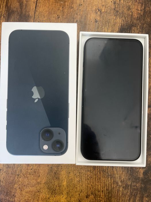 iPhone 13 128GB чорний ідеальний стан все рідне + чехол+ захісне скло нове