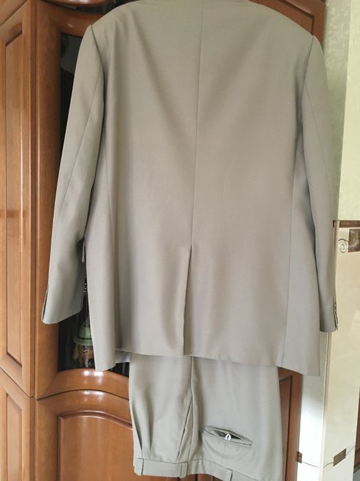 Костюм мужской светлый классический 58-60 размер.Брюки 58-60