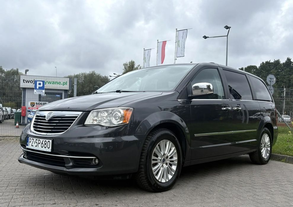 Lancia Voyager SalonPL/ 7 miejsc/ Skóra/ El. foteli i drzwi/ Kamera/ Xenon/ Platinum