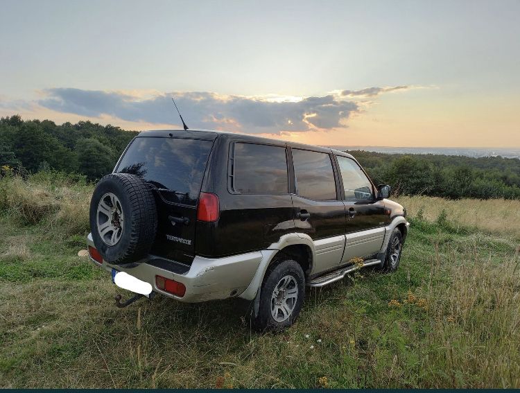 Запчастини Nissan Terrano ( нісан терано )