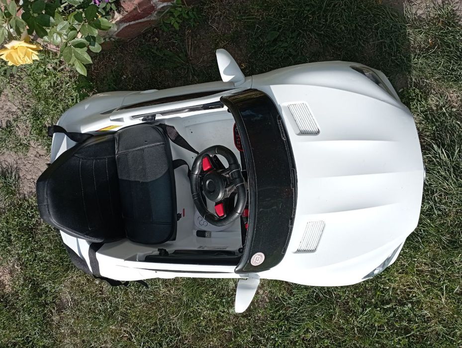 Автомобіль іграшковий