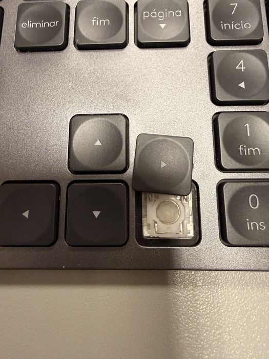 Rato Logitech MX Keys