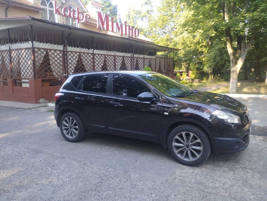 Nissan Qashgai  2011 року випуску 1,6 газ-бензин