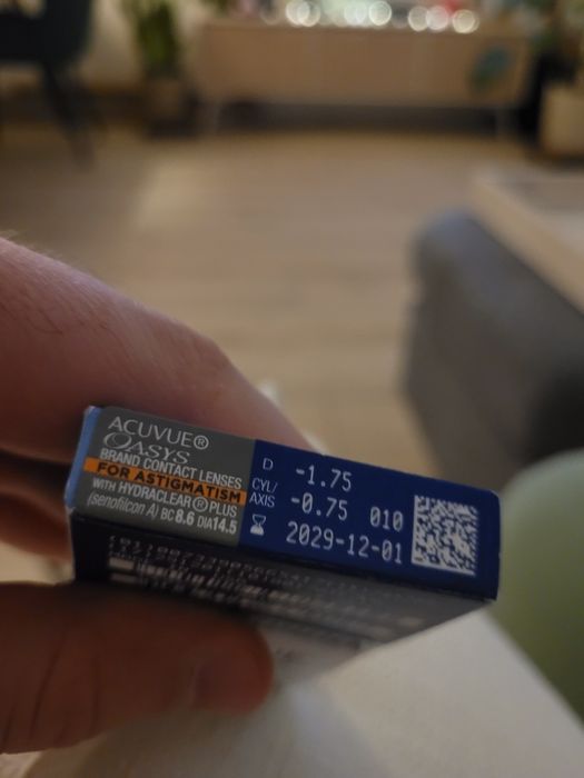 Soczewki kontaktowe ACUVUE Oasis -1.75. Toryczne