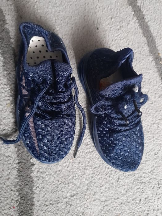 Макасіни дитячі .