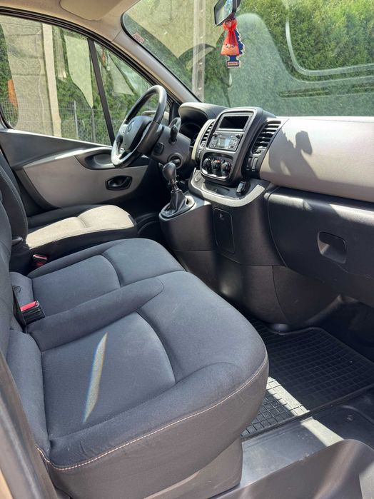 Renault Trafic OSOBOWY 2017 | Zadbany | Klima | ISOFIX |
