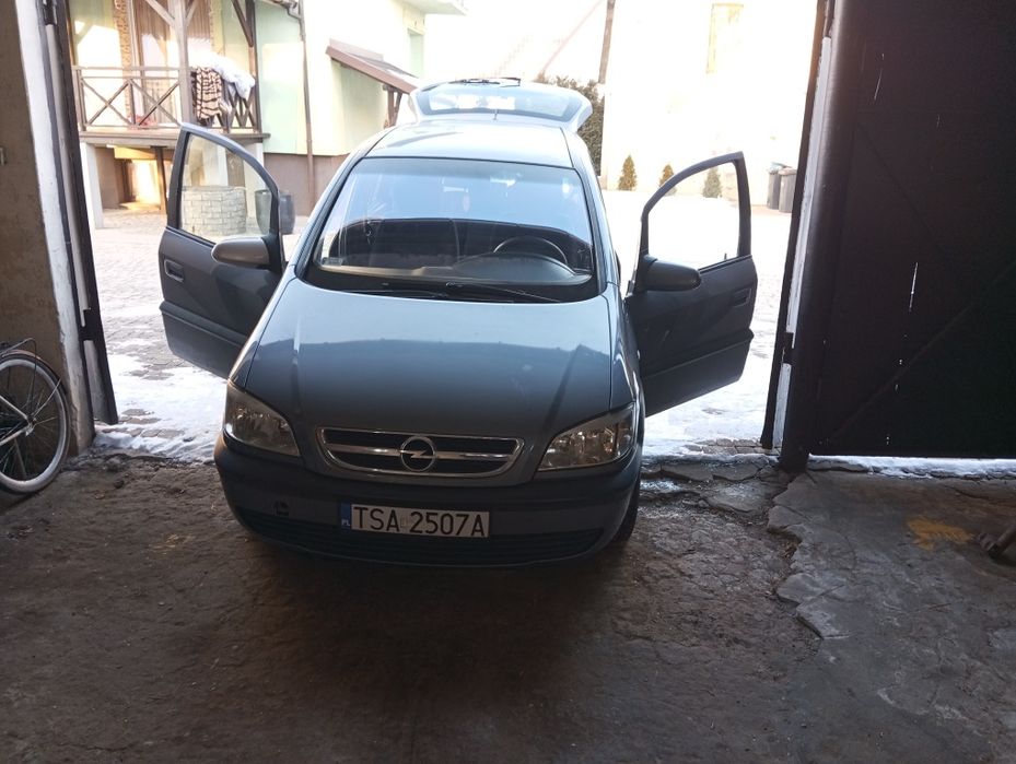 Tytuł
Opel Zafira A 2005 r. – pali, jeździł, zadbany, komplet opon – O
