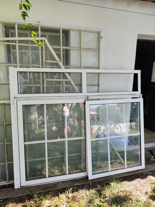 Janela de duas folhas em alumínio branco