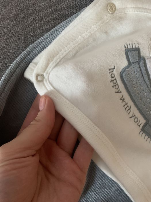 Продаю  тепленькі костюмчики для новонародженого