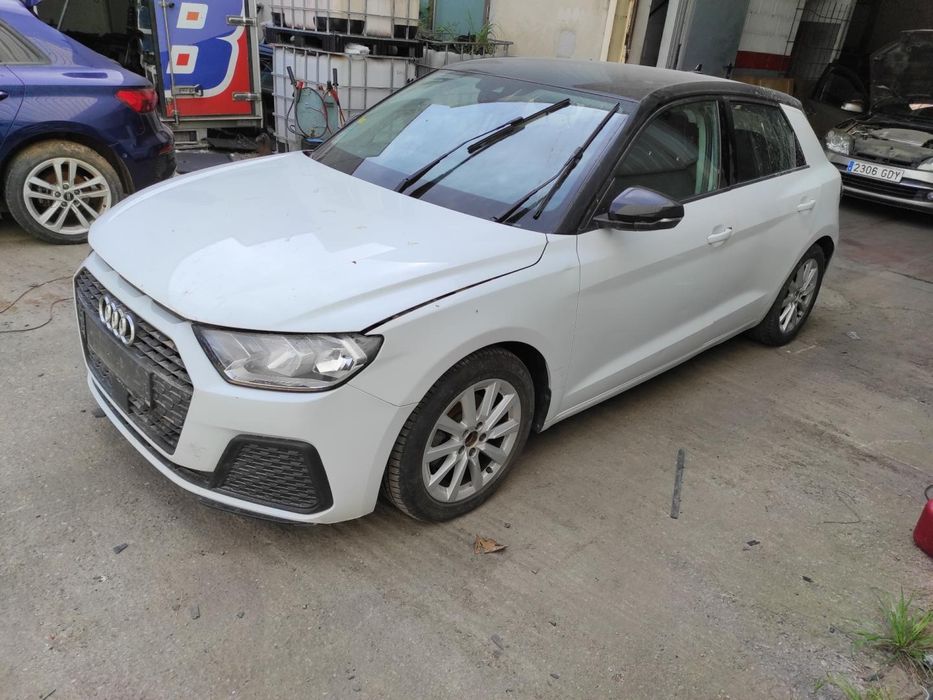 Chapeleira Da Mala Audi A1