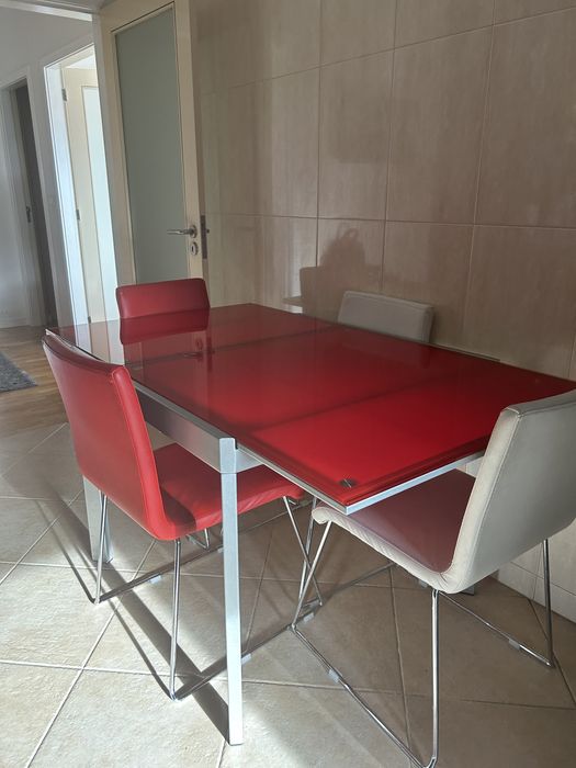 Mesa de Cozinha de vidro extensivel e cadeiras